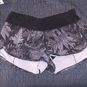 Lululemon Speed Shorts 2.5"